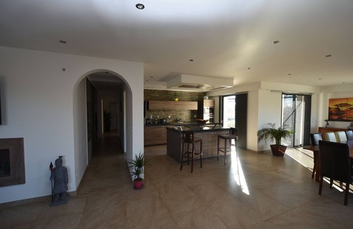 La Tour-d'Aigues Casa | Villa con piscina, con vistas a los viñedos, en el Luberon