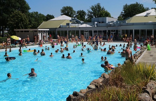 Roggel Villa | Villa moderna con habitación infantil temática en un parque de vacaciones en Limburg