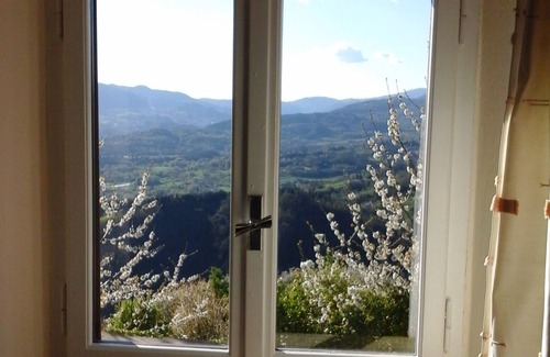 Pieve Fosciana Villa | Villa privada, piscina, vistas a la montaña, cerca de Lucca, Toscana y cerca de servicios