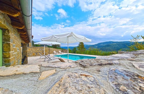 Bartolici Villa | Casa vacacional con piscina y aire acondicionado