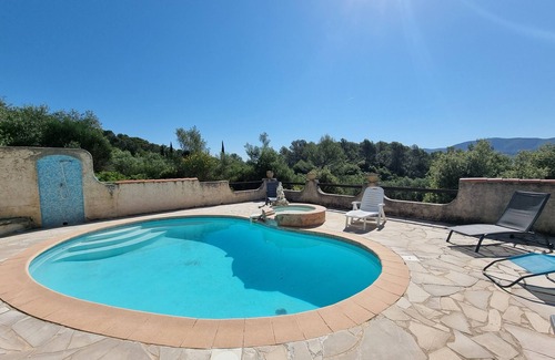 Pignans Casa | Villa with pool in the heart of olive groves