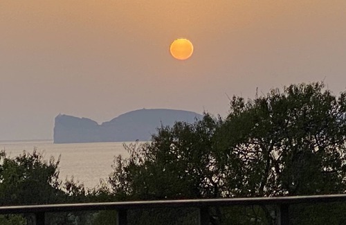 Alghero Villa | Villa con piscina rodeada de olivares. Con vista al mar. Casa en campagna.