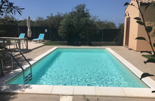 Alghero Villa | Villa con piscina rodeada de olivares. Con vista al mar. Casa en campagna.