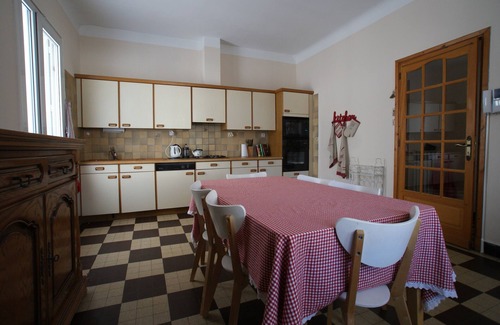 Carcassonne Villa | Villa con piscina privada en la ciudad de Carcasona, zona tranquila con vistas al castillo.