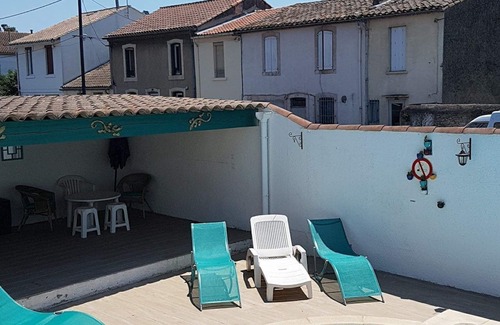 Carcassonne Villa | Villa con piscina privada en la ciudad de Carcasona, zona tranquila con vistas al castillo.