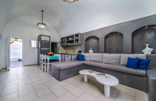Fira Alquiler De Eote | Villa with private jaccuzi at the center of Fira Town