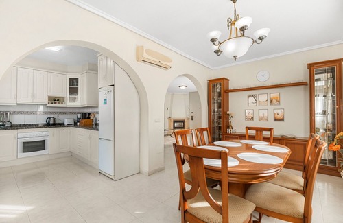 Quesada Villa | Villa con piscina privada, jardín, aire acondicionado y Wi-Fi