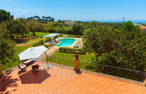 Scicli Villa | Siciliano Perfume, casas con piscina