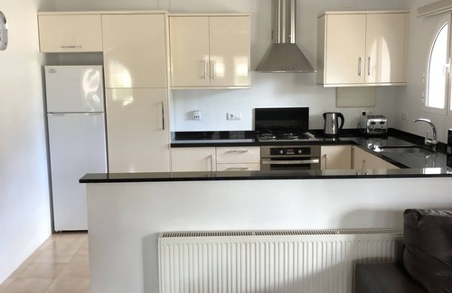 Empedrola Villa | Villa con piscina privada con impresionantes vistas sobre Sierra Bernia Montañas