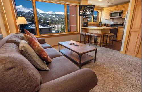 Peak 9 Casa | Village at Breckenridge Peak 9 Inn, Liftside 4414