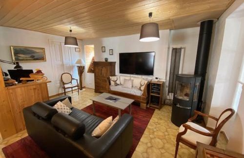 Guillaumes Apartamento | Village de Guillaumes Appartement avec terrasse