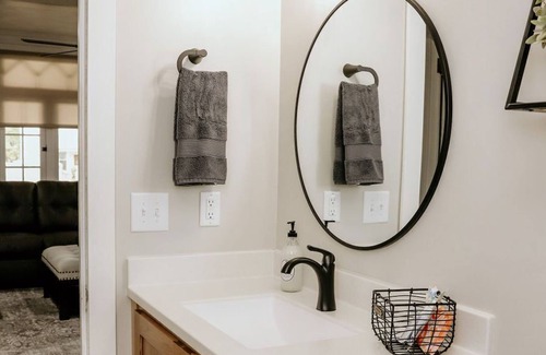 Apple Creek Casa | Village Guest House