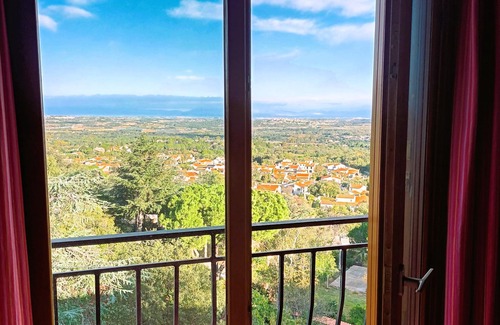 Montesquieu-des-Alberes Casa | Casa de pueblo con magnificas vistas cerca de la costa mediterranea