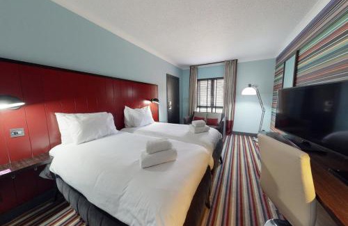 Swindon Hotel | Village Hotel Swindon