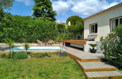 Caveirac Casa | Casa de pueblo cerca de Nîmes, piscina, casa del árbol, trampo, Clim, plancha