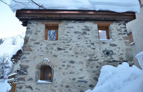 La Grave Casa | Casa de pueblo con carácter