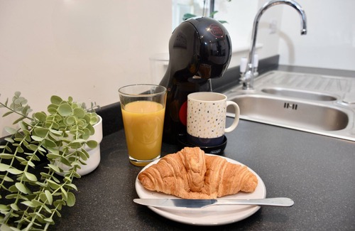 Longford Casa | Village Life, Cosy yet Spacious Home