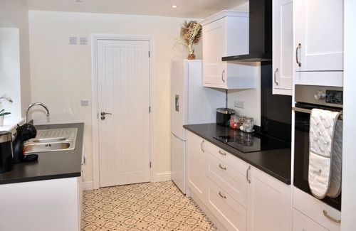 Longford Casa | Village Life, Cosy yet Spacious Home