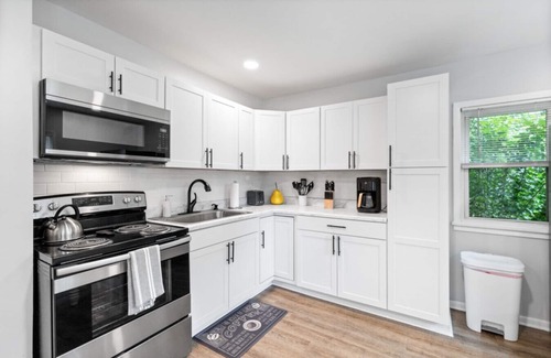 Fairport Casa | Village of Fairport - 2 BDRM w/Onsite Parking
