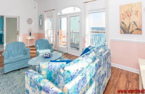 Village of Stump Sound Casa | Village of Stump Sound Home - 4 Bedrooms, Great Sun Deck! Sea Smiles