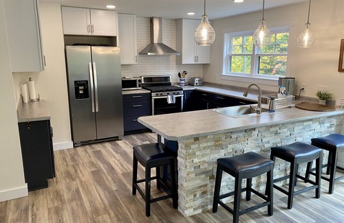 Carrabassett Valley Casa | Homecoming weekend available. Low fall rates. Bookings open for ski season.