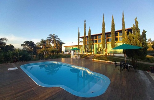 Prudente de Morais Villa | Villa hermosa y sofisticada, 450 m2, vista impresionante de las montañas.