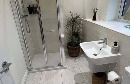 Belbroughton Casa | Village Retreat with Hot Tub