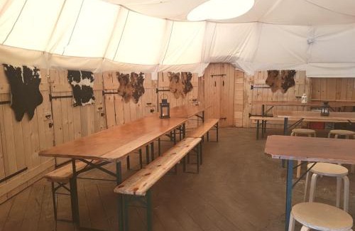 Montcel Otro | Village Tipi