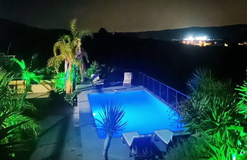 Llombai Villa | VILLAMASAI, un pedacito de África en Valencia