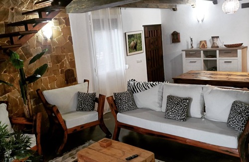 Llombai Villa | VILLAMASAI, un pedacito de África en Valencia