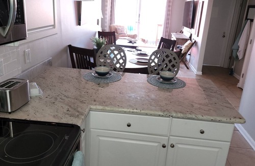 Pensacola Beach Condominio | Villas on the Gulf condo with pool and gulf access cat walk