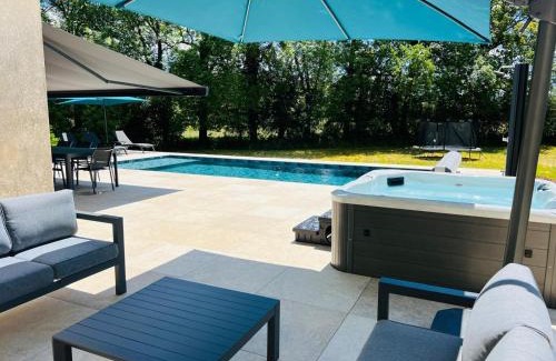 Roussennac Villa | Villaveyron