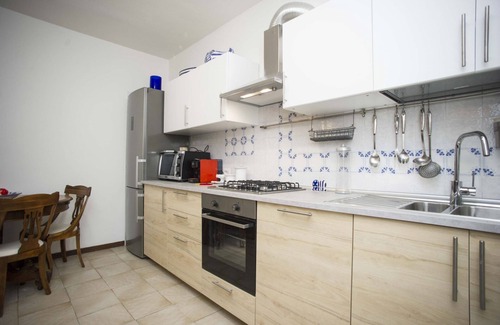 Marina di Campo Villa | Villetta Tiziana sleeps 4 with fenced garden near Marina di Campo