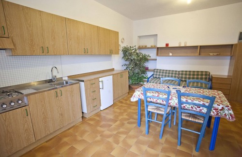 Marciana Apartamento | Pequeño complejo de apartamentos verdes en una zona conveniente, cerca de Procchio y Marina di Campo