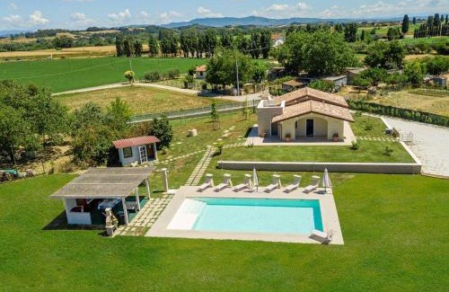 Fucecchio Villa | Villino le Viole by VacaVilla