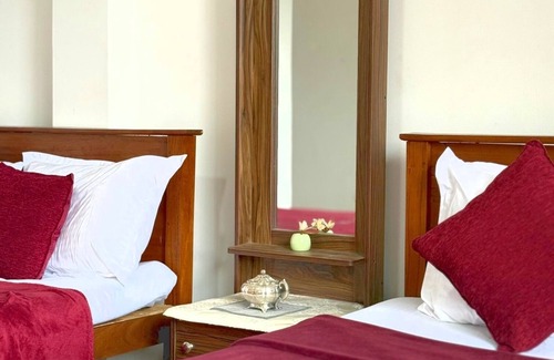 Katukitula Hotel | Vilona Inn