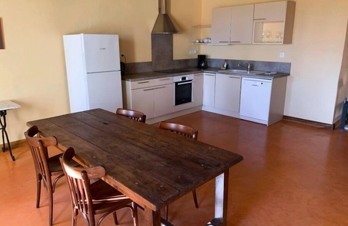 Poilhes Apartamento | Vinauberge, Loft Viognier in former wine cellar, nice terrace and panoramic view