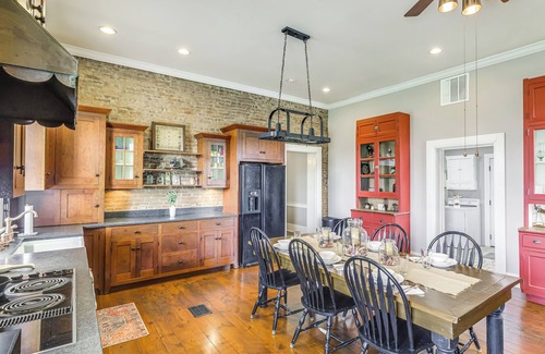 Verona Casa | Vineyard Retreat at George Vest Historical Home