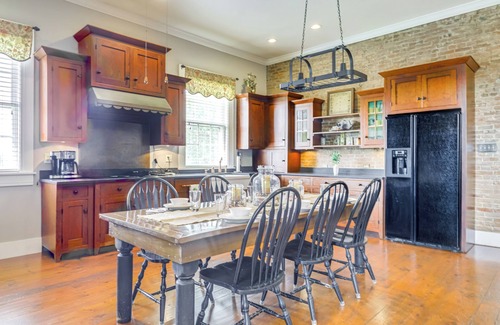 Verona Casa | Vineyard Retreat at George Vest Historical Home
