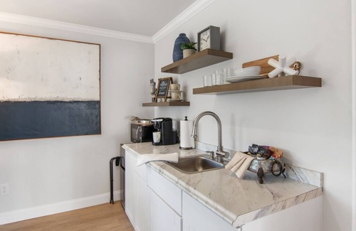 Temecula Cabaña | VINEYARD VIEW HOT TUB HOME ON PRIVATE ESTATE