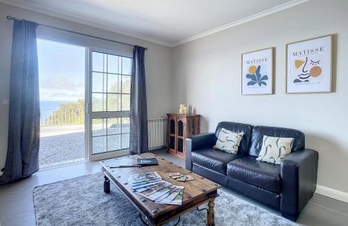 Porto Moniz Casa | Vinhaticos Villa by Atlantic Holiday