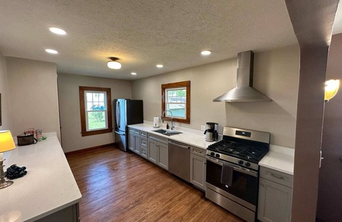 Van Wert Casa | Vintage Charm on Elson Ave.