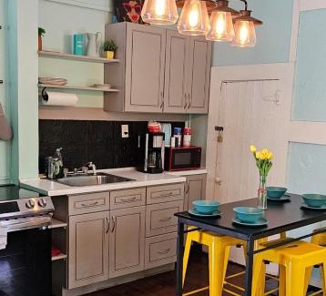 Cabbagetown Apartamento | Vintage Eastside Beltline Trail Apartment by Krog St Market with Free Parking