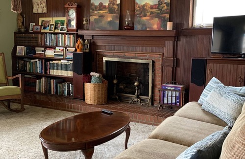 Chester Otro | Vintage Farm House