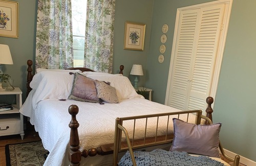 Chester Otro | Vintage Farm House