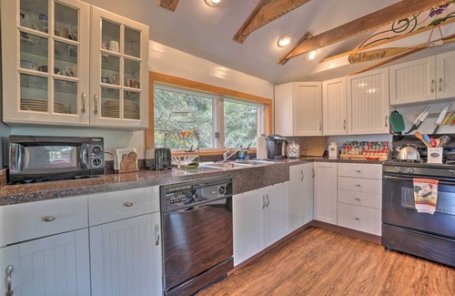 Cambridge Springs Casa | Vintage Farmhouse 2. ¡4 millas al monte Pleasant Ski!