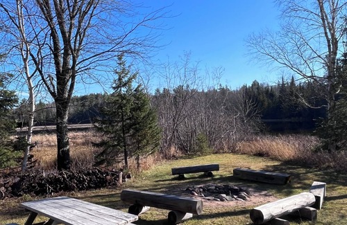 Winter Cabina | Vintage log cabin located in the Chequamegon National Forest on Blaisdell Lake.