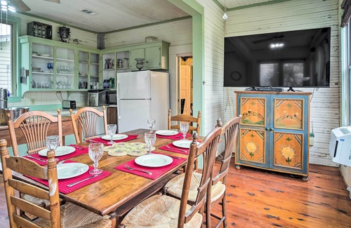 New Roads Casa | Vintage Louisiana Vacation Rental Home