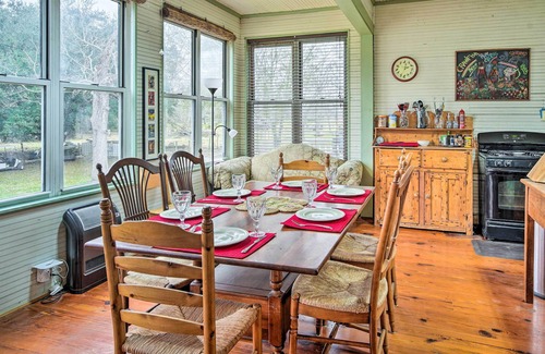 New Roads Casa | Vintage Louisiana Vacation Rental Home