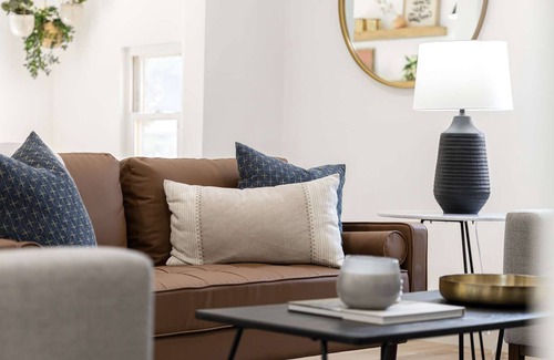 Exeter Casa | Vintage Modern Cottage in Downtown Exeter + Near Sequoia National Park